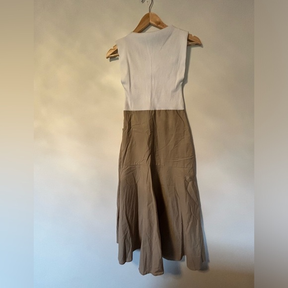 Zara- Round neck tan and white dress - Picture 6 of 8